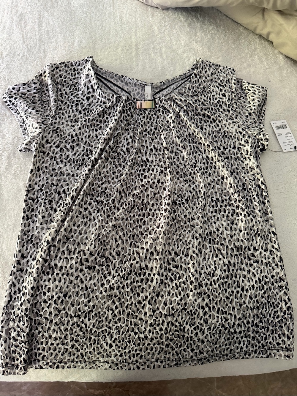 NY Collection Black & White Leopard Print Short Sleeve Tee
